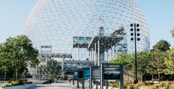 There are billions of stars in the sky. How to learn all this and find out where to look?