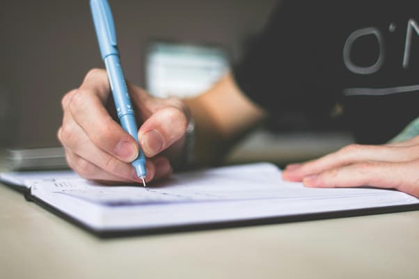 How the Best Essay Writing Services Support STEM Students in Academic Research